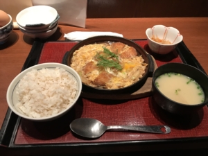 うまやかつ煮込み